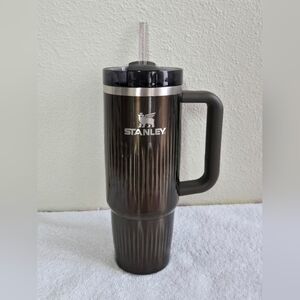 Stanley The Quencher Fluted Texture Tumbler Brown Silver Trim 30oz
